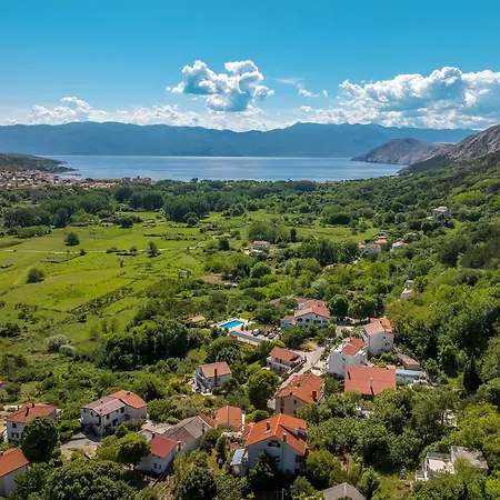 Toni I Kristina Apartament Baška